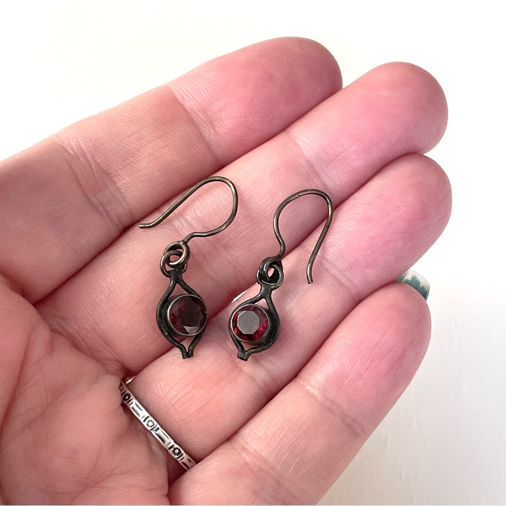 Vintage Old Pawn style red stone/glass dangle earrings garnet? - Picture 10 of 11